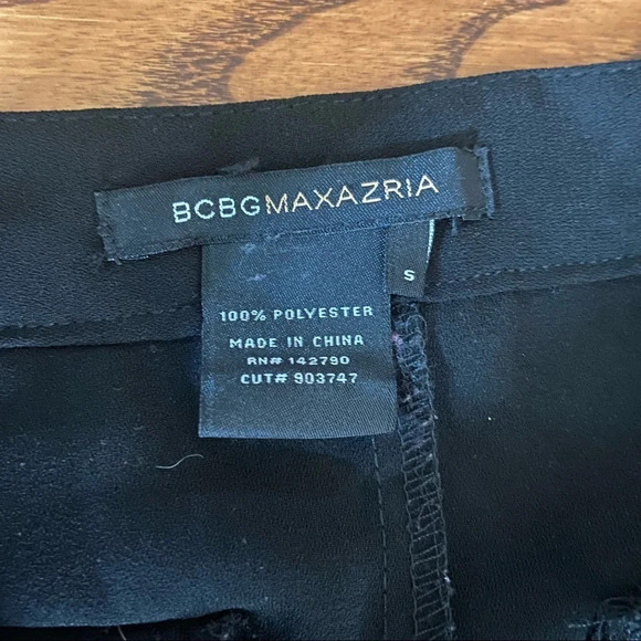 BCBGMAXAZRIA pleated black capris in size small - Picture 6 of 10